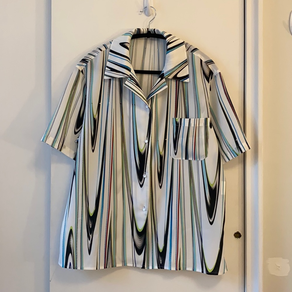 Theny Designer short sleeve shirt women size M